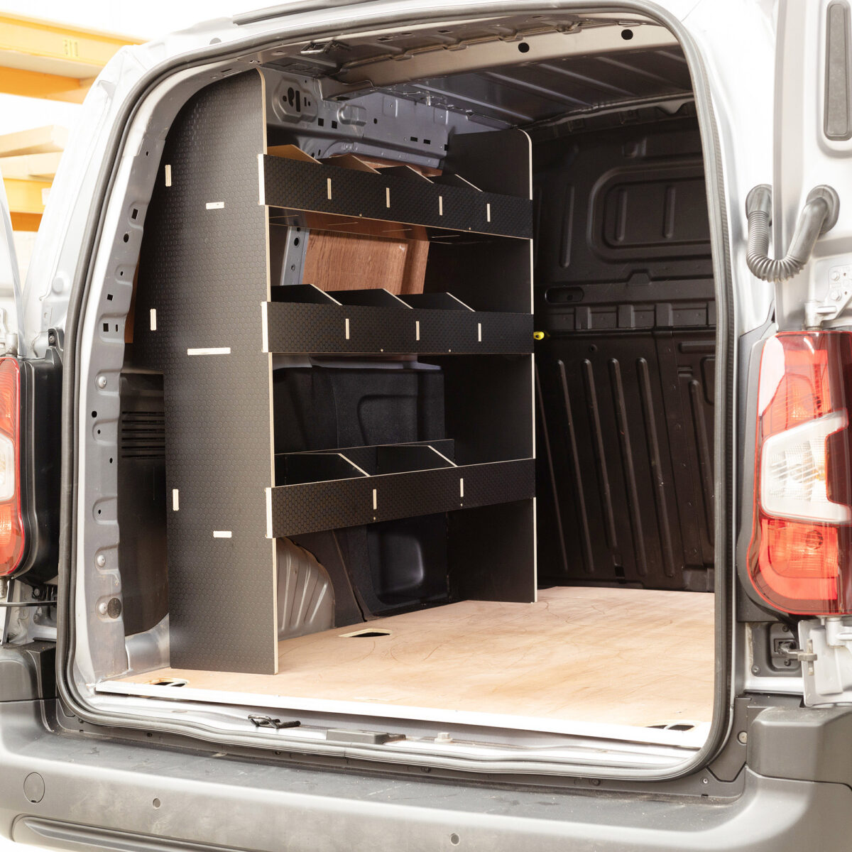 Fiat Doblo L1 2022+ Panneau Phénolique Étagère côté conducteur pour fourgon – Image 5