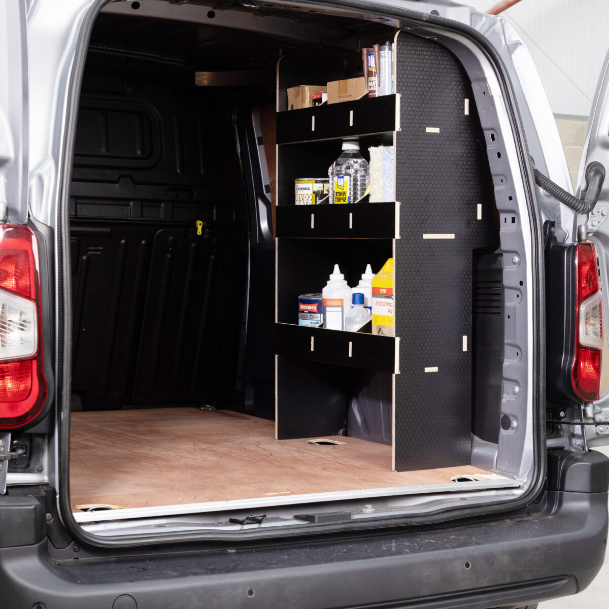 Fiat Doblo L1 2022+ Panneau Phénolique Étagère pour côté passager – Image 1