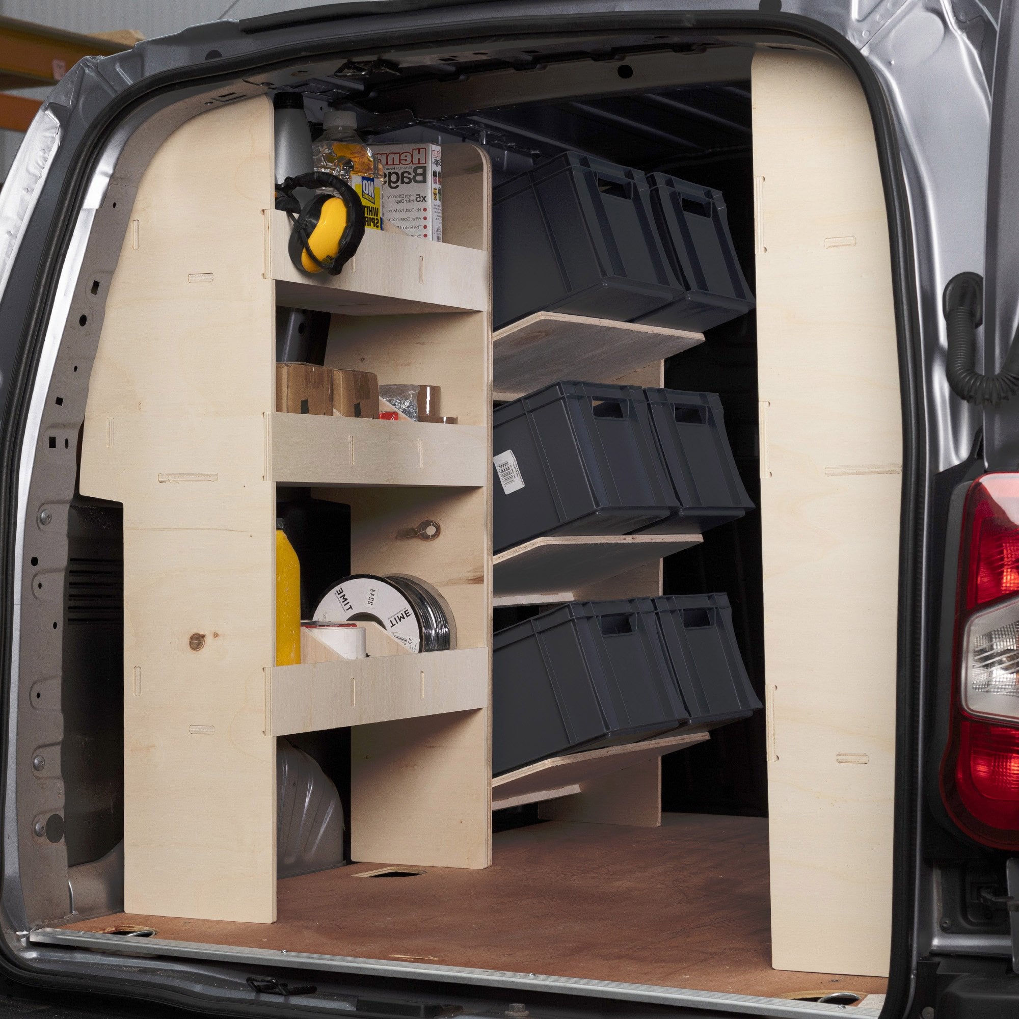 433_H1397.jpg Aménagement utilitaire pour Volkswagen Caddy L1 (Standard) 2021+ Unités de rayonnage triple – Image 1