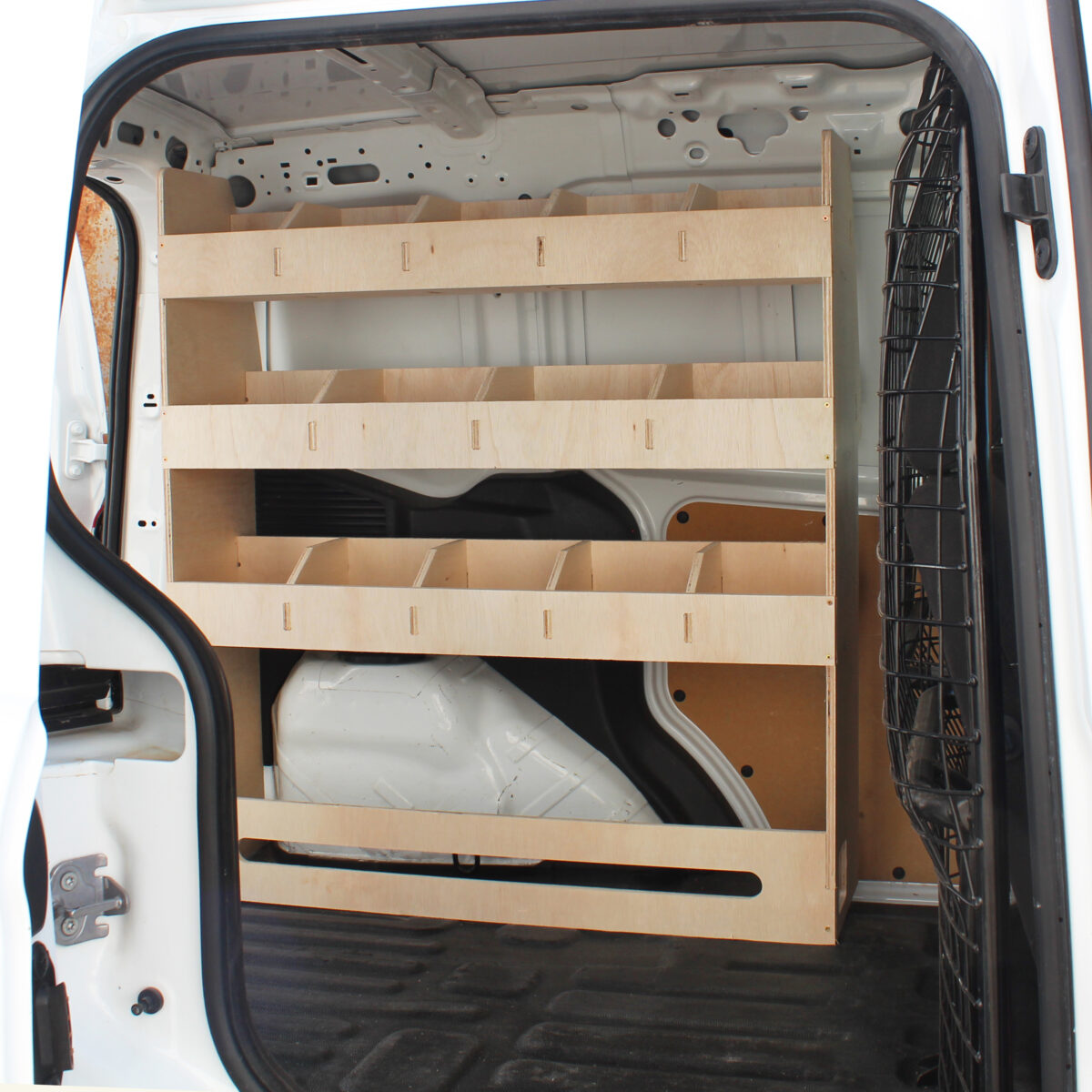 Ford Transit Courier L1 2014-23 – Étagère utilitaire à compartiments côté conducteur – Image 2